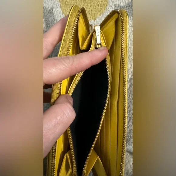 Rare Celine zip around wallet black and yellow - Picture 8 of 12